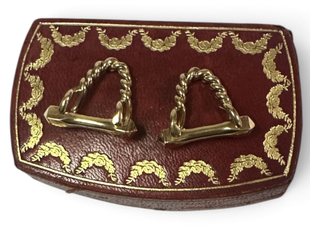 Cartier Vintage 18k Cufflinks Yellow Gold Bar and Chain Triangular with Box